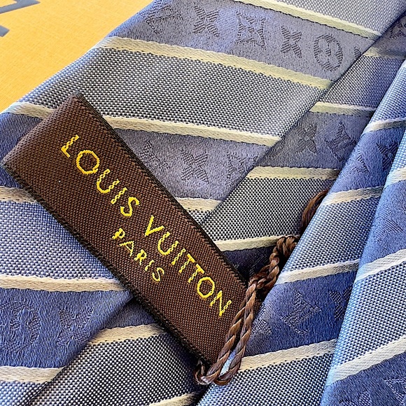 🎁HOLIDAY 25’🎁🔥🆕💯ICONIC LOUIS VUITTON KNIGHT CHARMS STRIPES MONOGRAM TIE🔥 - Picture 12 of 17